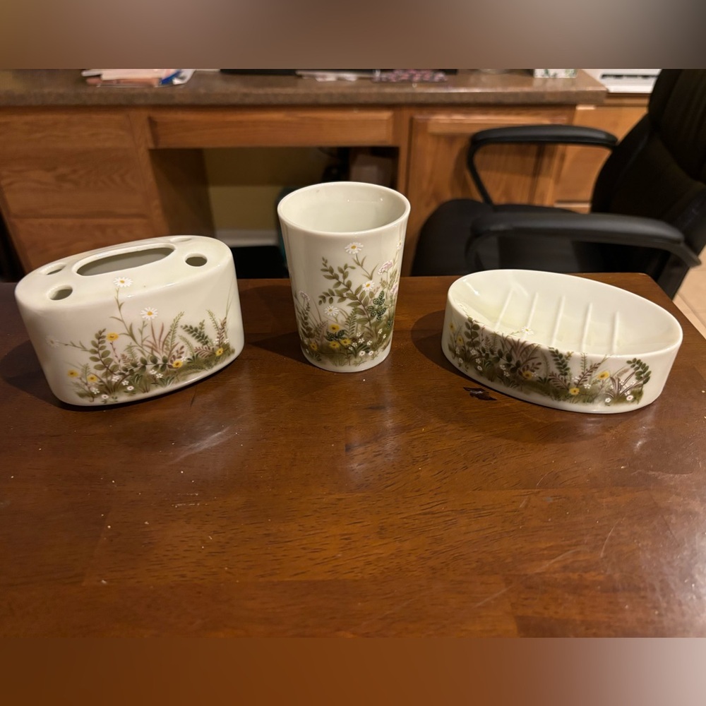 Vintage Otagiri Ferns and Daisies Bathroom Vanity Set 3 Pieces Made in Japan